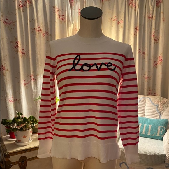 LOVE Sweater - Picture 1 of 4